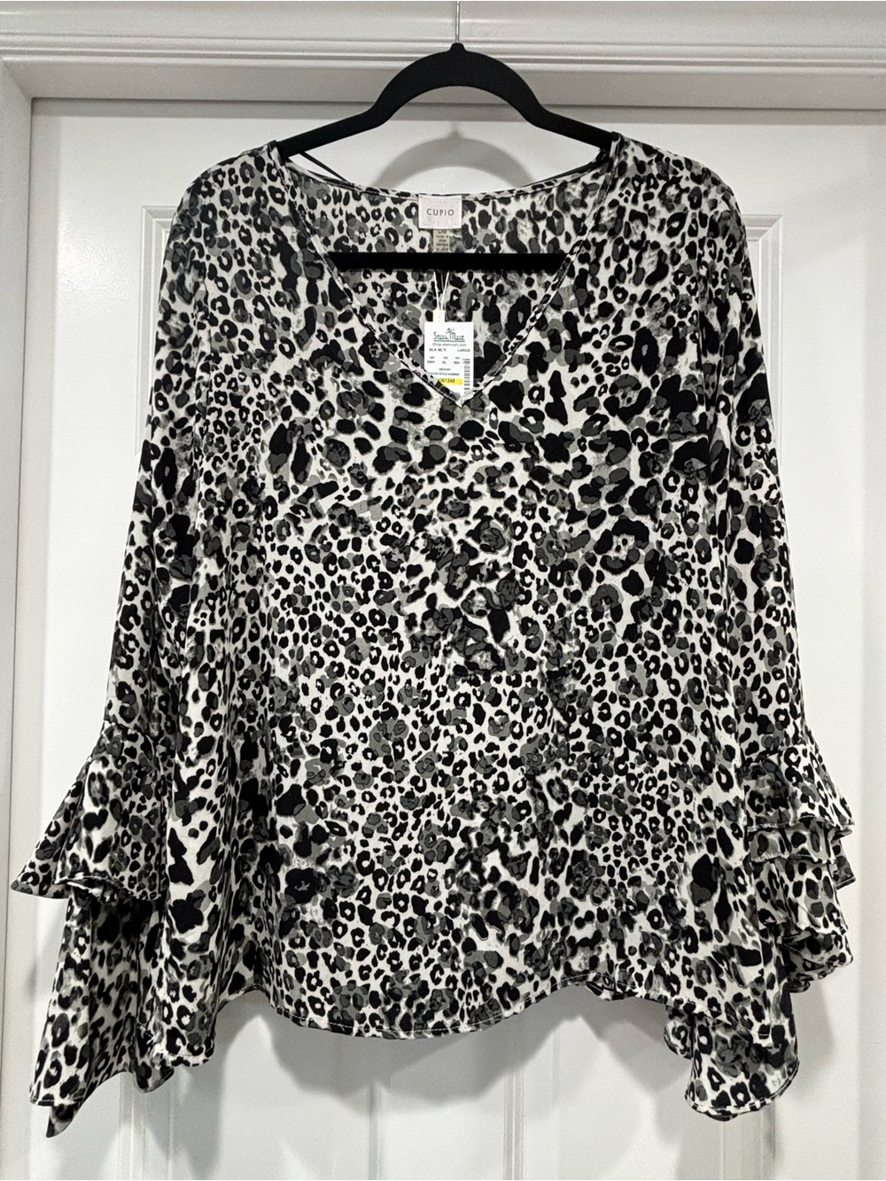NWT Cupio Black & White Leopardy V-Neck Ruffle Bell Sleeve Top
